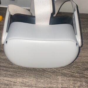 Oculus VR Headset in White and Black